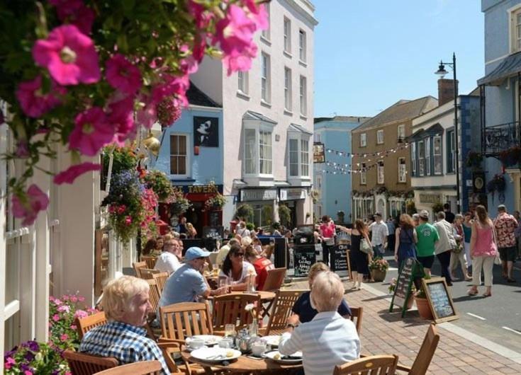 Spinnaker - Self Catering Apartment, Tenby Extérieur photo