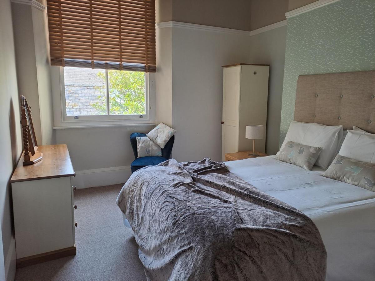 Spinnaker - Self Catering Apartment, Tenby Extérieur photo