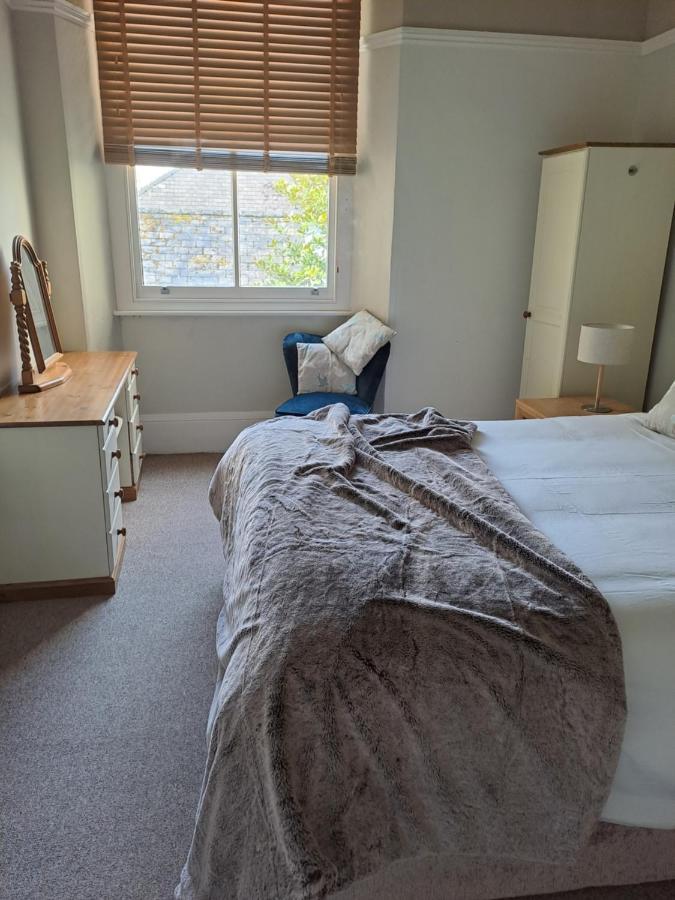 Spinnaker - Self Catering Apartment, Tenby Extérieur photo
